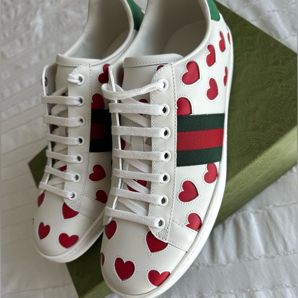 Brand New Gucci Sneakers. Size 39 + (9 1/2) Women’s Sneakers. Red Hearts